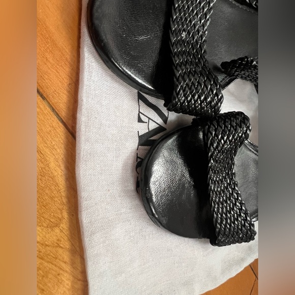 ZARA Black Ankle Strap Woven - Picture 7 of 7